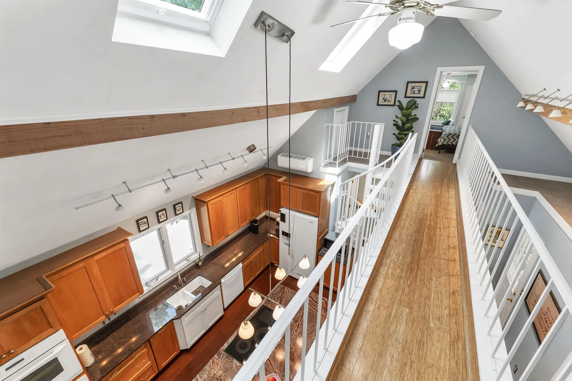 32 Holton Circle Londonderry NH 03053