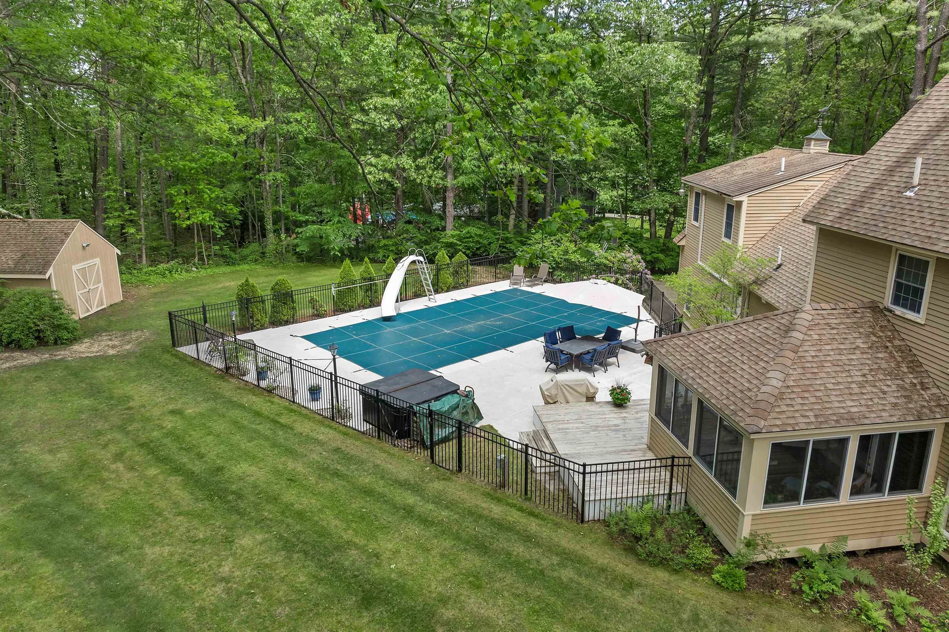 32 Holton Circle Londonderry NH 03053