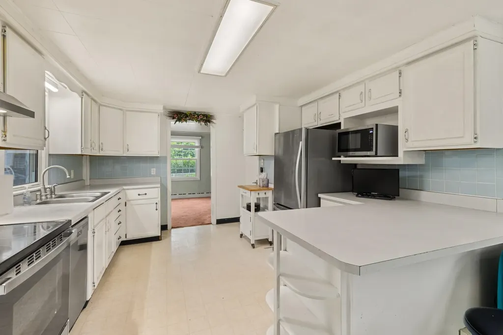 18 Elliot Park Dover NH 03802