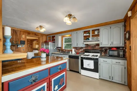 596 Endicott Street Laconia NH 03246