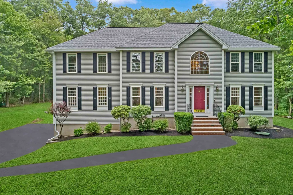 7 Wesley Lane Salem NH 03079