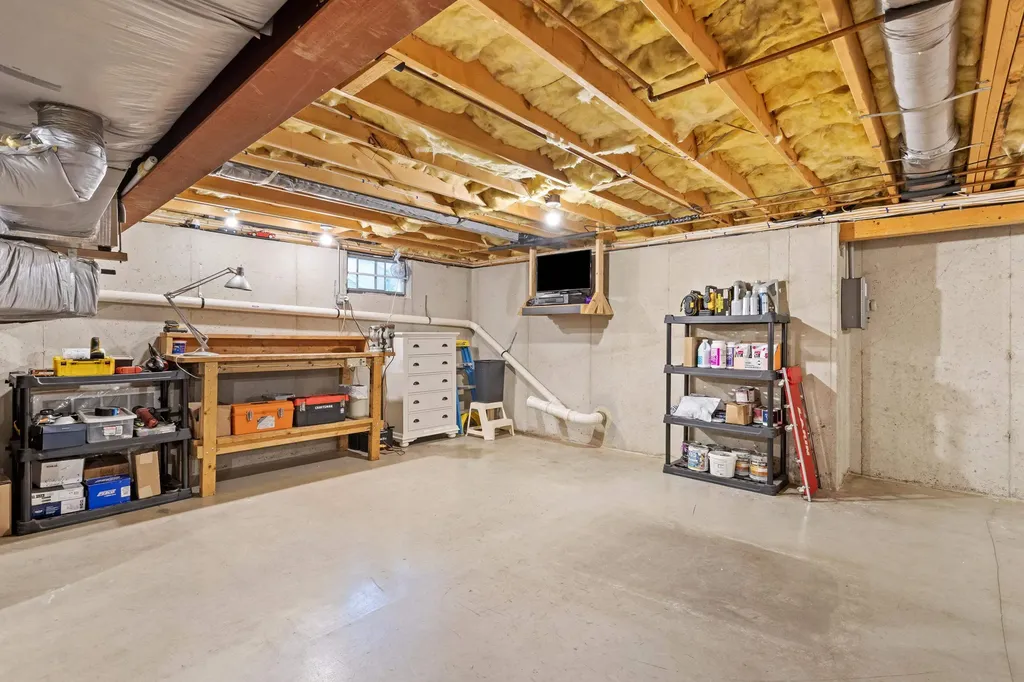 7 Wesley Lane Salem NH 03079