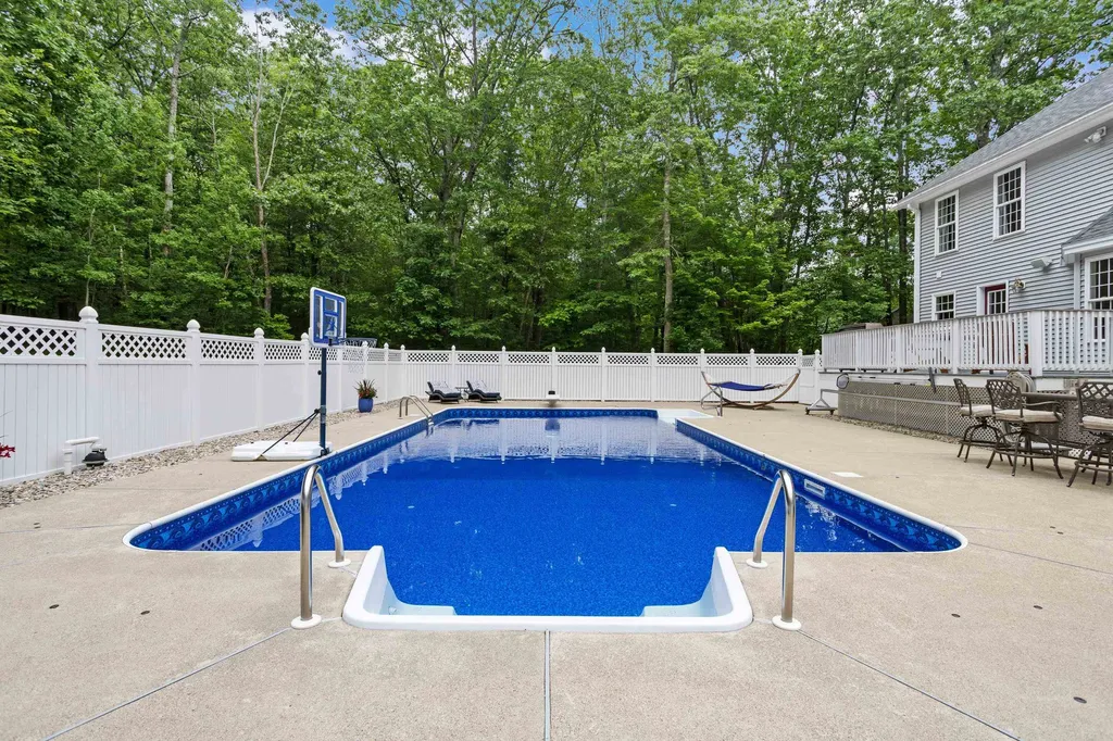 7 Wesley Lane Salem NH 03079
