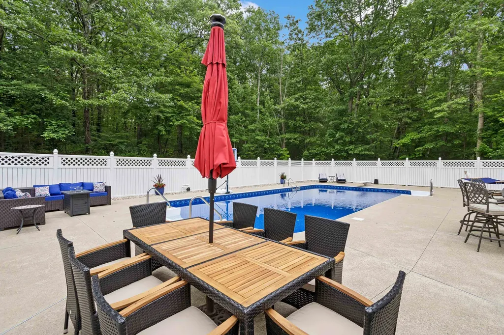 7 Wesley Lane Salem NH 03079