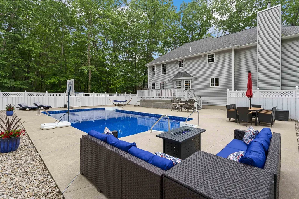 7 Wesley Lane Salem NH 03079