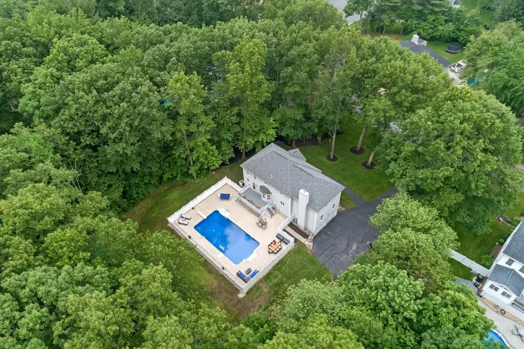 7 Wesley Lane Salem NH 03079