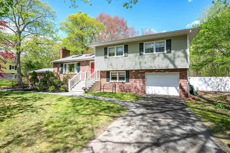 44 Keyes Hill Road Pelham NH 03076