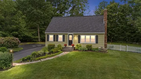 20 Grove Avenue Salem NH 03079