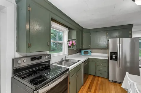 3 Broadway Street Rochester NH 03868