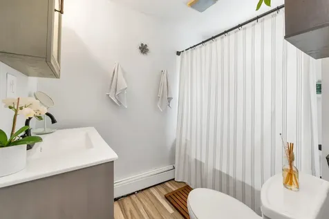 3 Broadway Street Rochester NH 03868