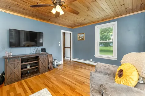 3 Broadway Street Rochester NH 03868