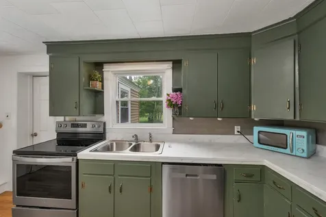 3 Broadway Street Rochester NH 03868