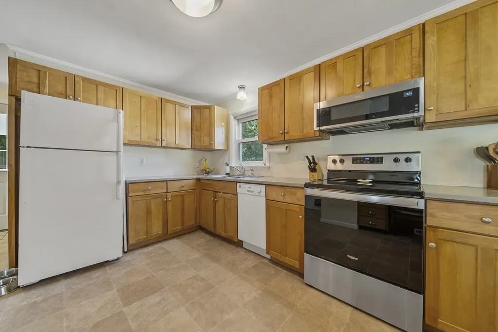 167 Seames Drive Manchester NH 03103