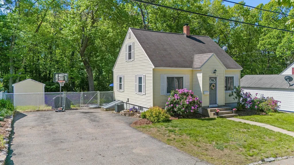 167 Seames Drive Manchester NH 03103