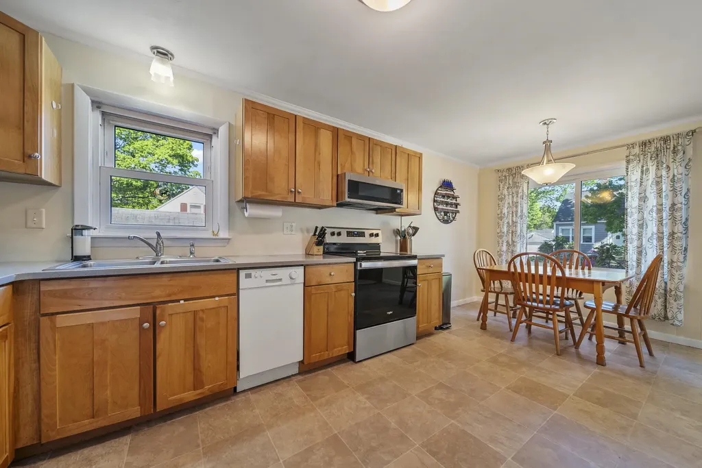167 Seames Drive Manchester NH 03103