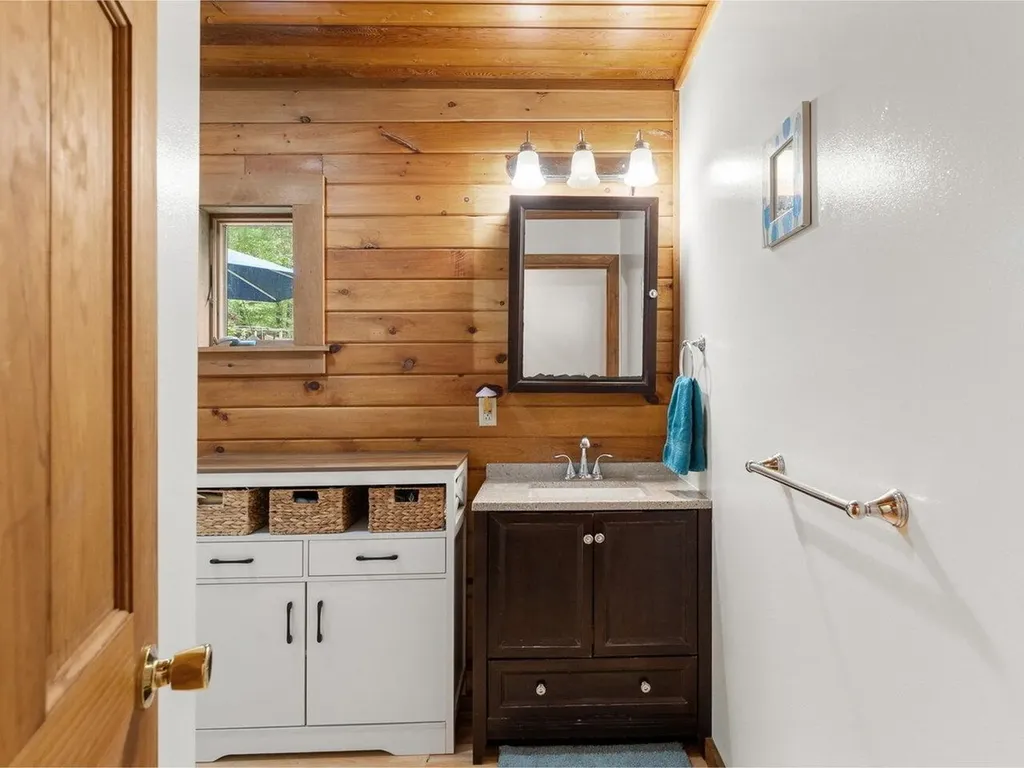 1716 Us Route 2 Moretown VT 05676