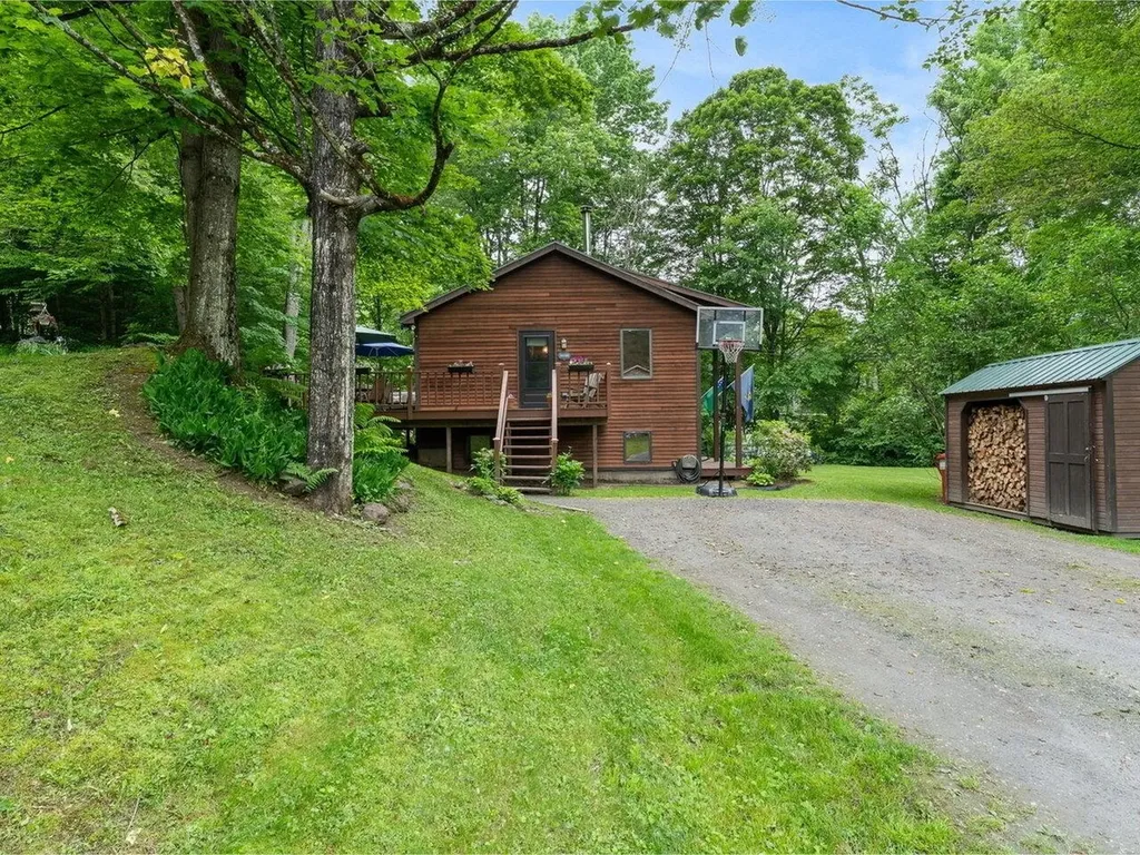 1716 Us Route 2 Moretown VT 05676