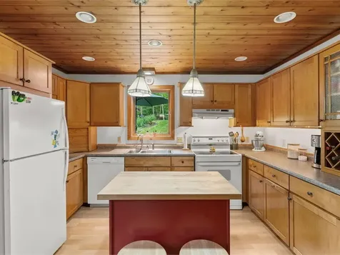 1716 Us Route 2 Moretown VT 05676