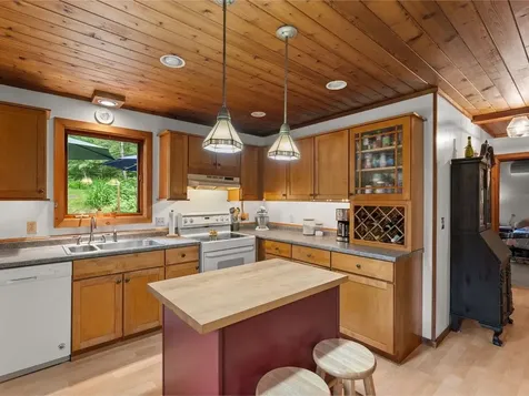 1716 Us Route 2 Moretown VT 05676