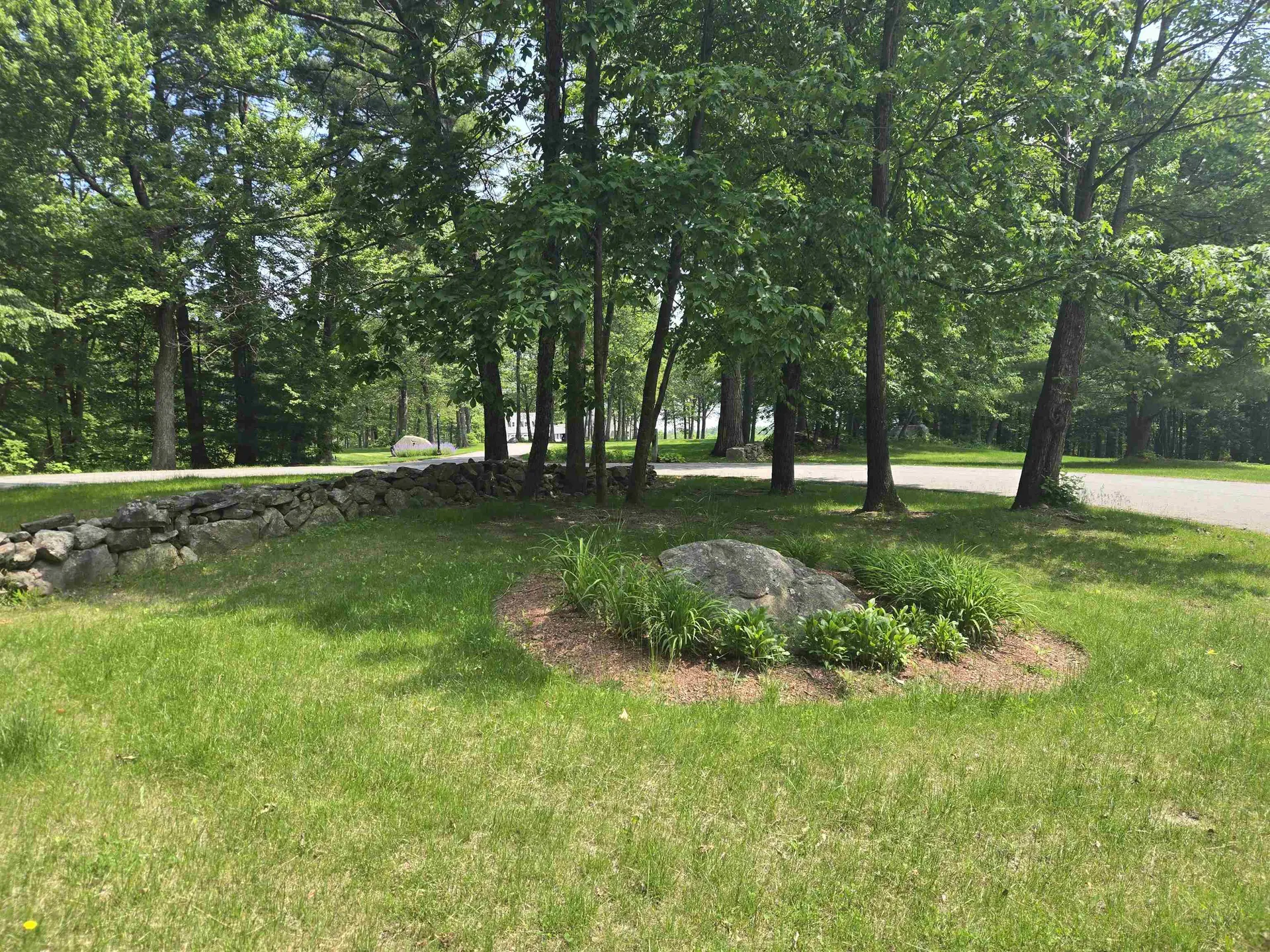 6 Eastview Road Derry NH 03038