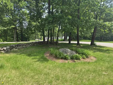 6 Eastview Road Derry NH 03038