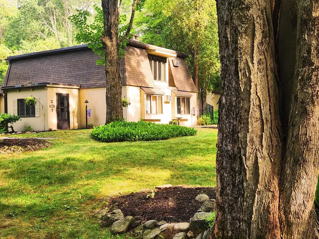 2 Little Hook Road Lee NH 03861