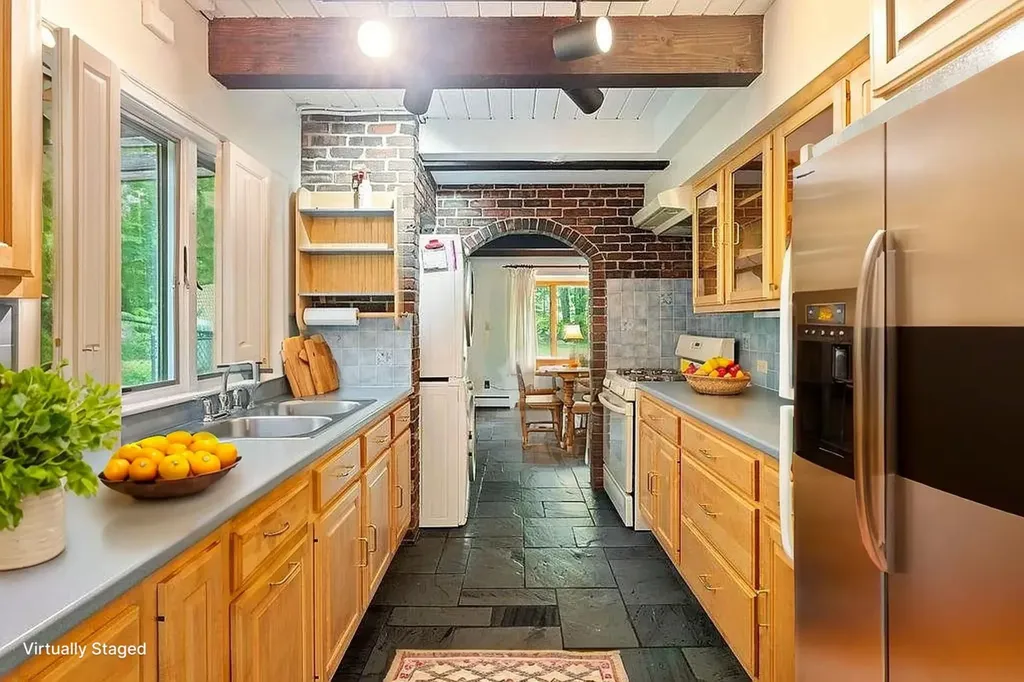 2 Little Hook Road Lee NH 03861