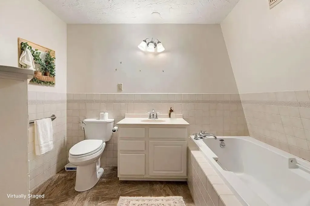 2 Little Hook Road Lee NH 03861