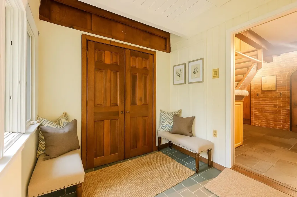 2 Little Hook Road Lee NH 03861