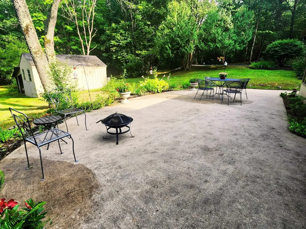 2 Little Hook Road Lee NH 03861