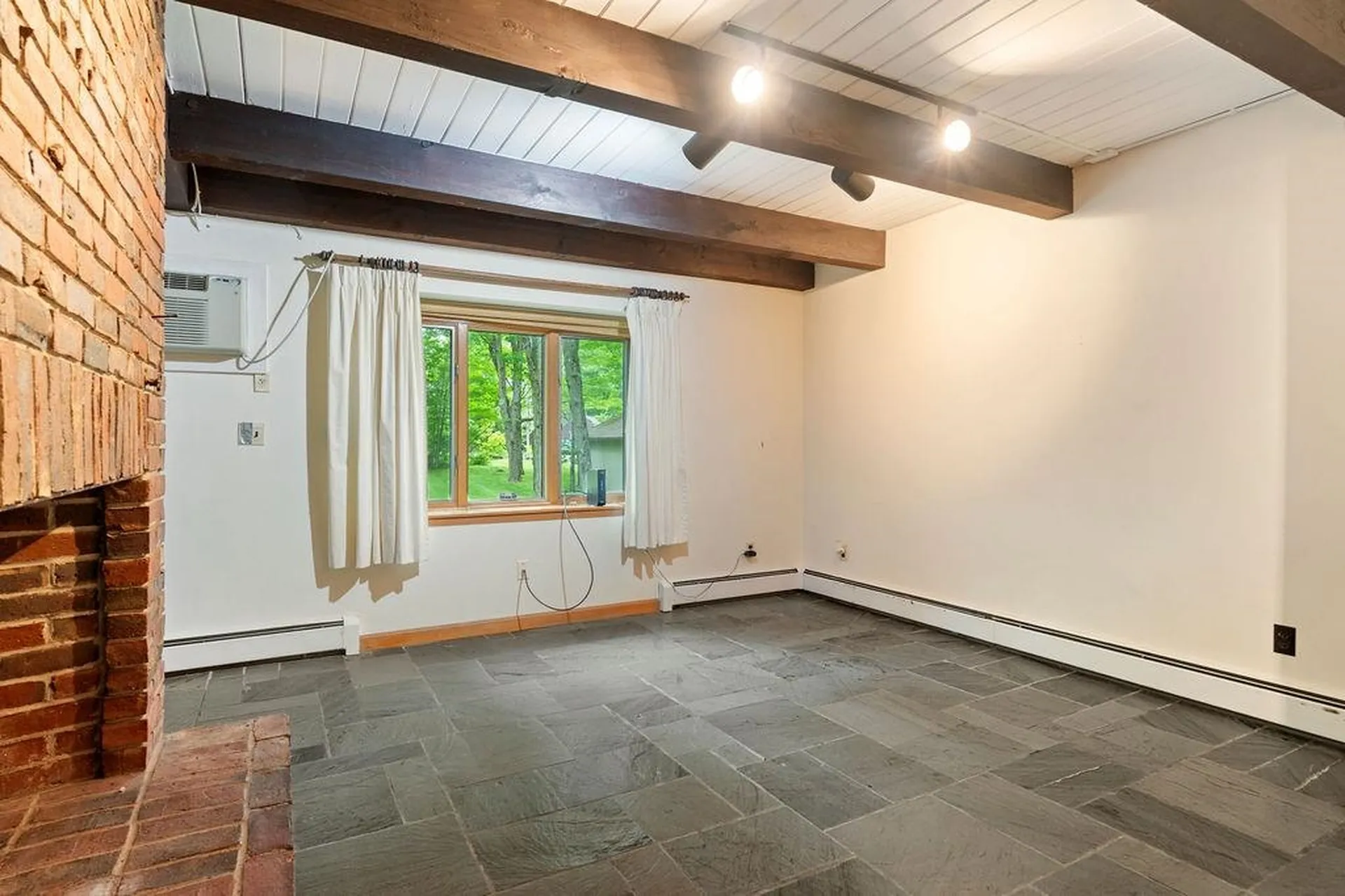 2 Little Hook Road Lee NH 03861