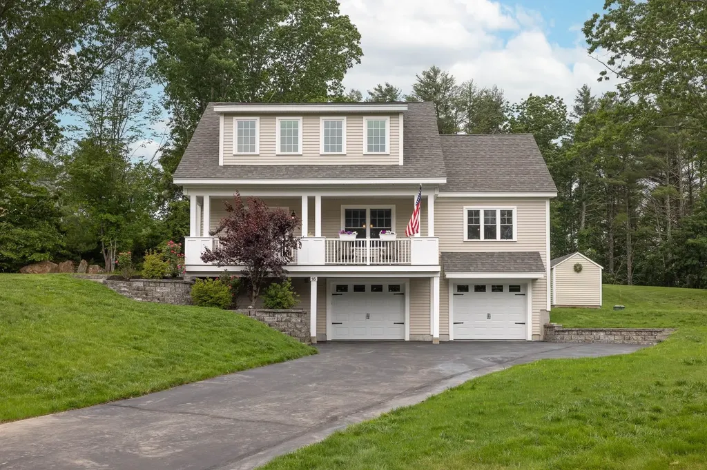 16 Boulder Drive Newmarket NH 03857