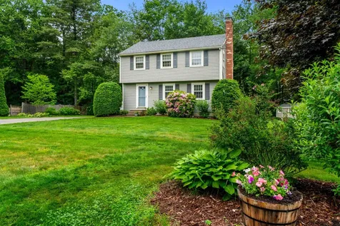 7 Thelma Drive Exeter NH 03833