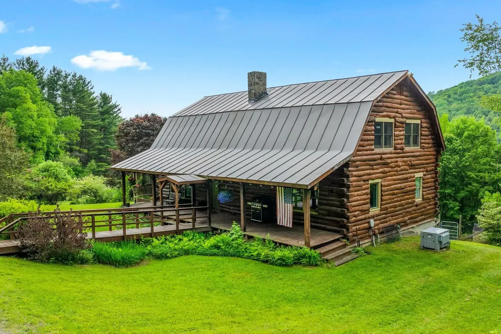 1957 Gove Hill Road Thetford VT 05075