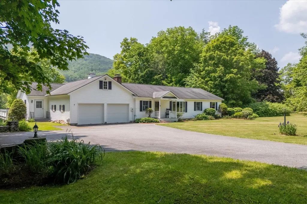 2989 Vt Route 313 Arlington VT 05250