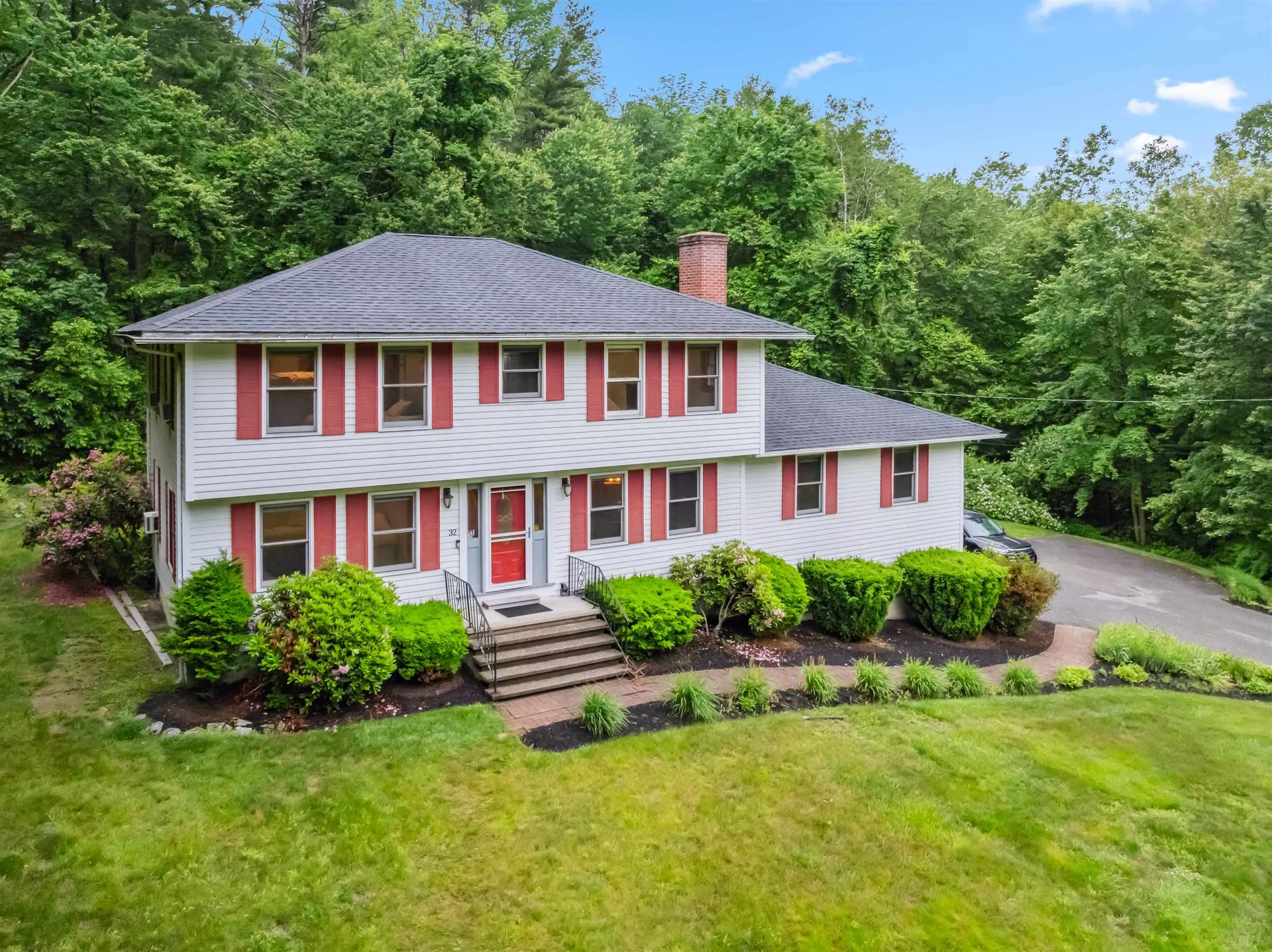 32 Berkeley Street Pelham NH 03076