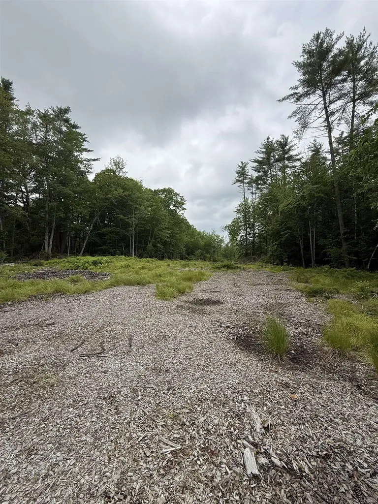 217-13 Washington Street Barrington NH 03825