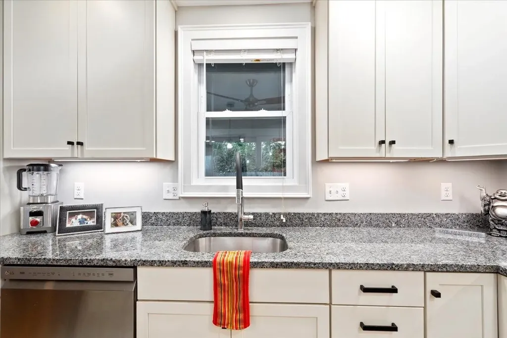 165 Taylor Street Manchester NH 03103