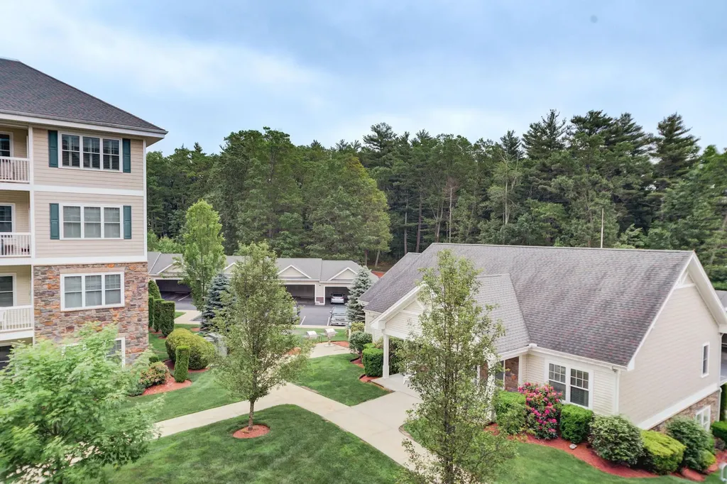 10 Braemoor Woods Road Salem NH 03079