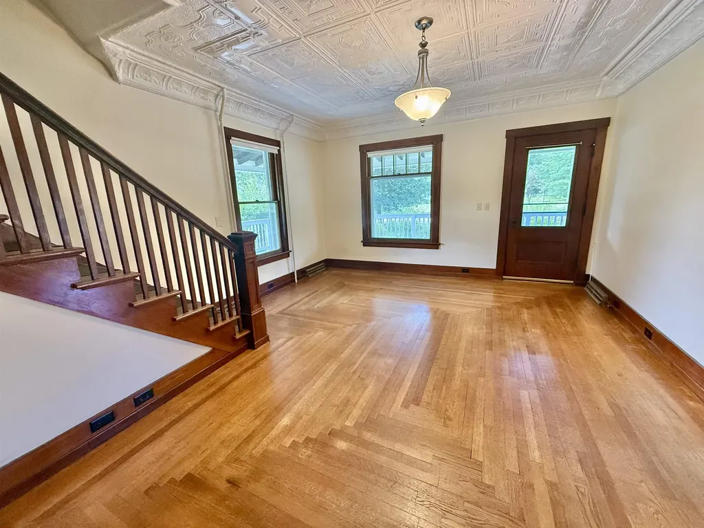 282 Highland Avenue Manchester VT 05255