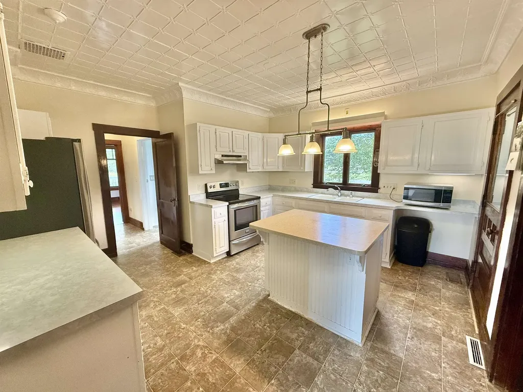 282 Highland Avenue Manchester VT 05255