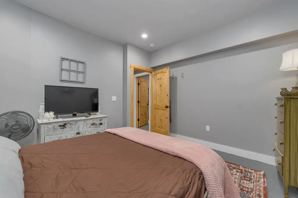 46 Cummings Hill Road Plymouth NH 03264