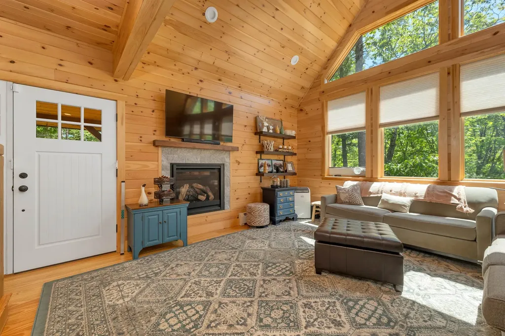 46 Cummings Hill Road Plymouth NH 03264