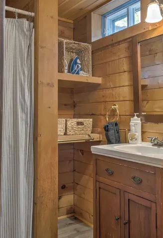 27 Headlands Road Winchester NH 03470