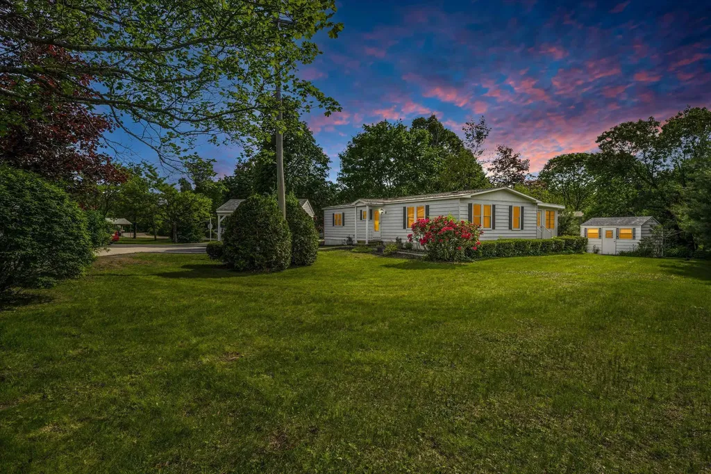 18 Bridle Path Trail Concord NH 03301