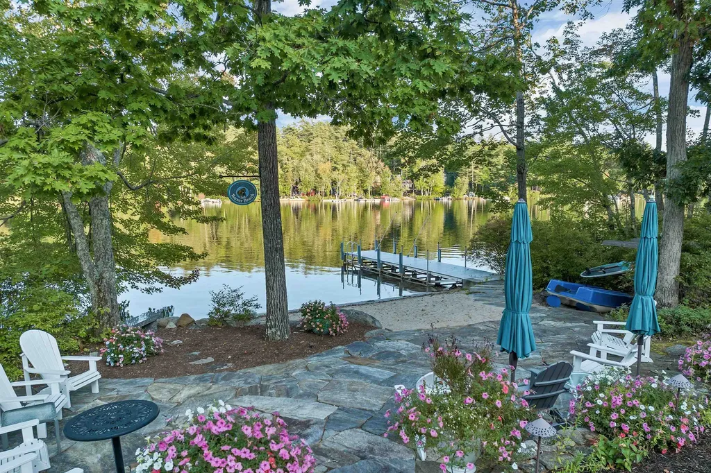 11 Blackberry Lane Wolfeboro NH 03894