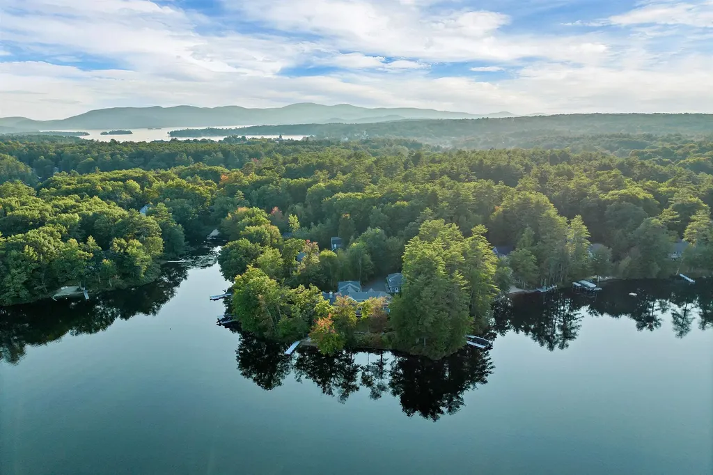 11 Blackberry Lane Wolfeboro NH 03894