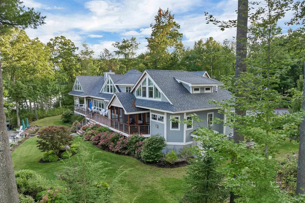 11 Blackberry Lane Wolfeboro NH 03894