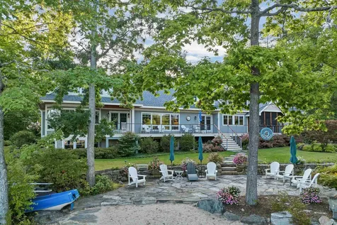 11 Blackberry Lane Wolfeboro NH 03894