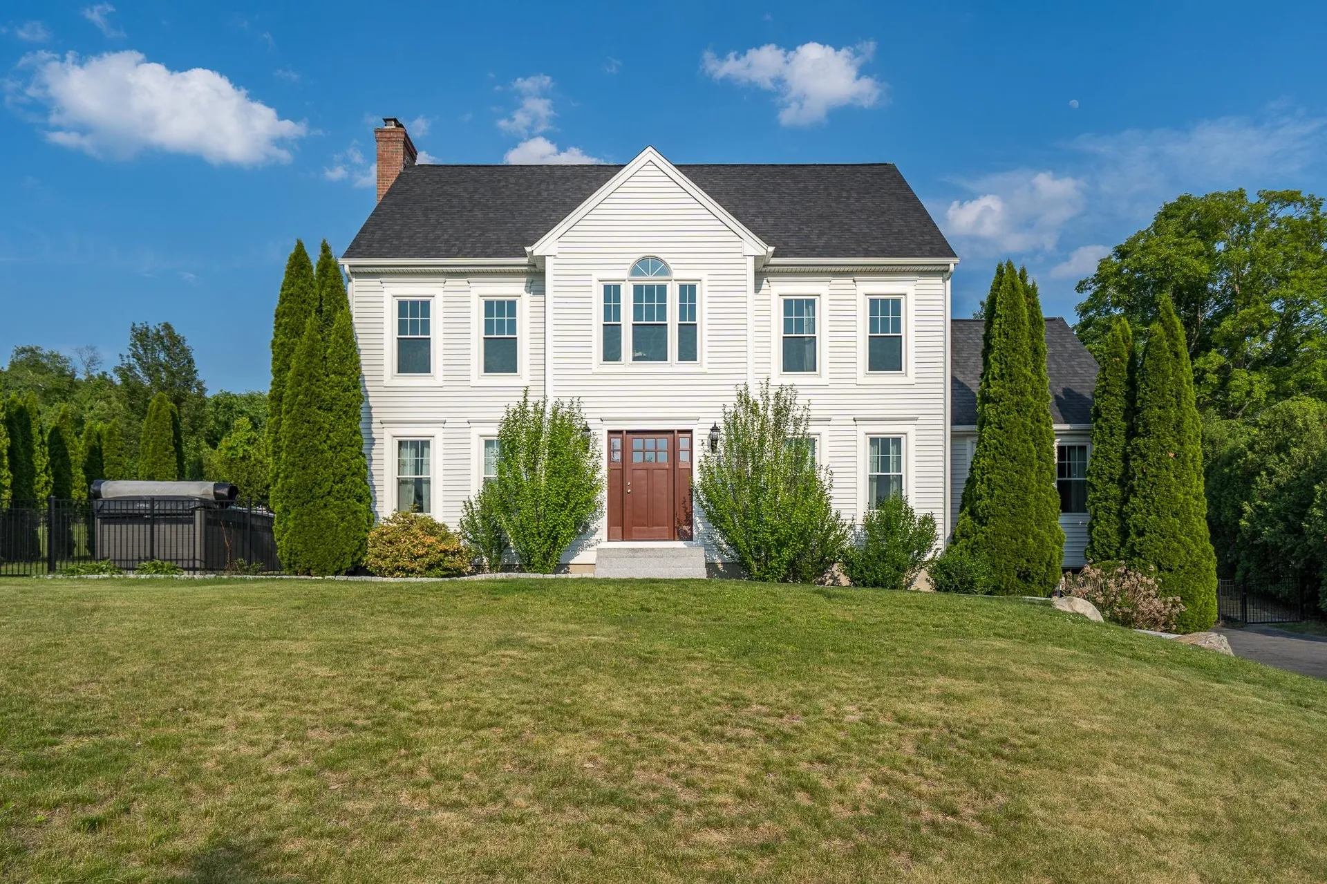 3 Sir Isaac Way Hudson NH 03051